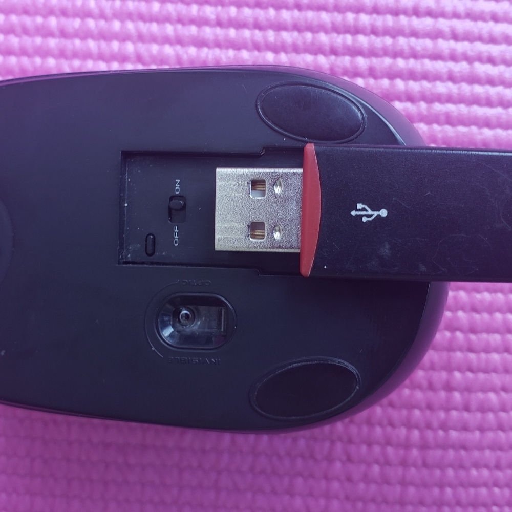 Logitech V220 3-Button Wireless Mouse - Picture 7 of 11